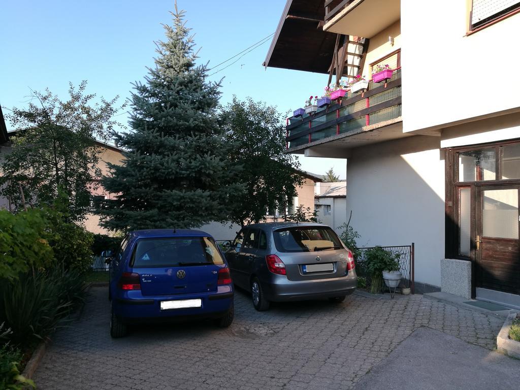 Ferienwohnung Central Tuzla Apt - Free Parking Exterior foto