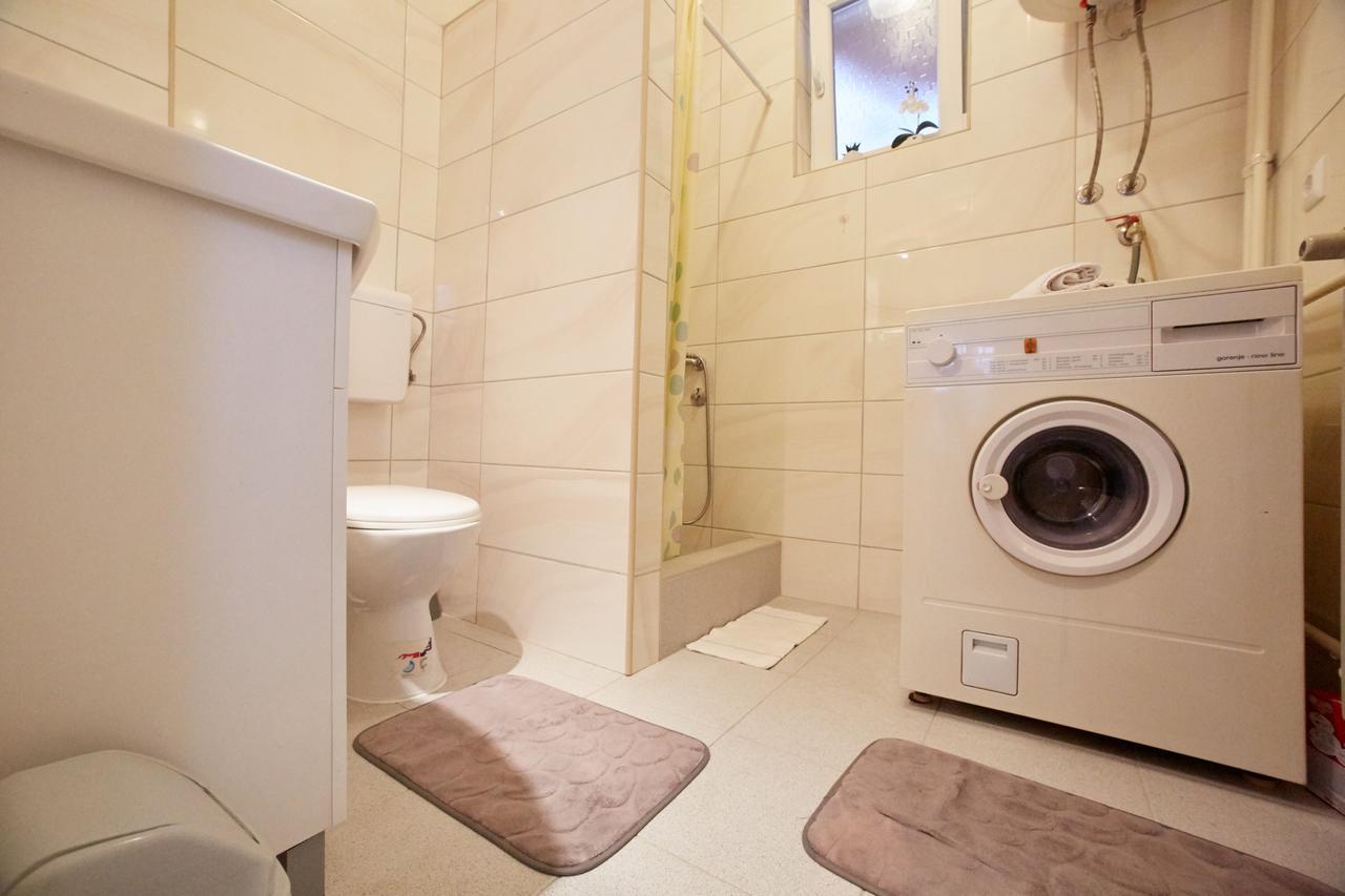 Ferienwohnung Central Tuzla Apt - Free Parking Exterior foto
