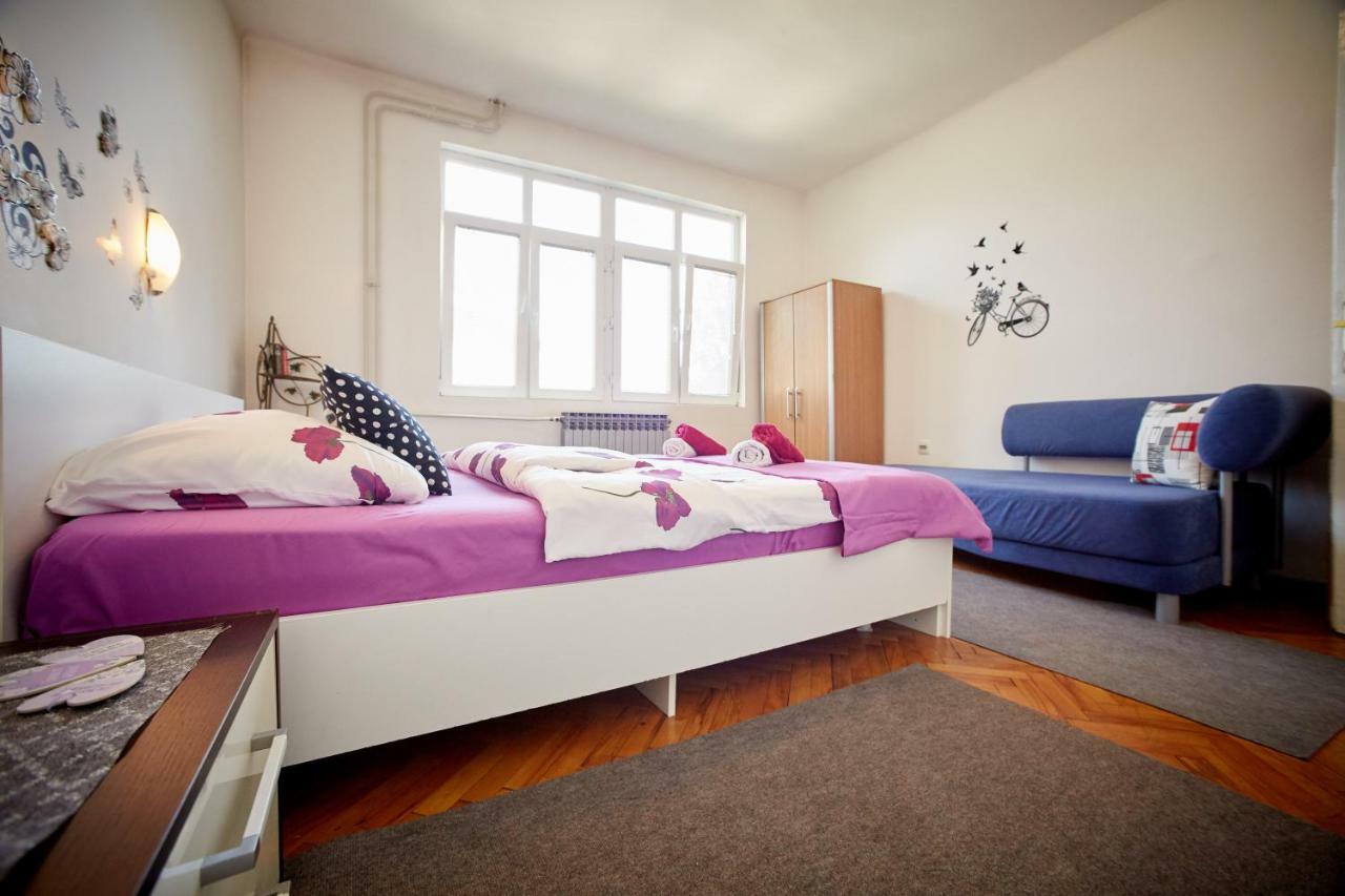 Ferienwohnung Central Tuzla Apt - Free Parking Exterior foto